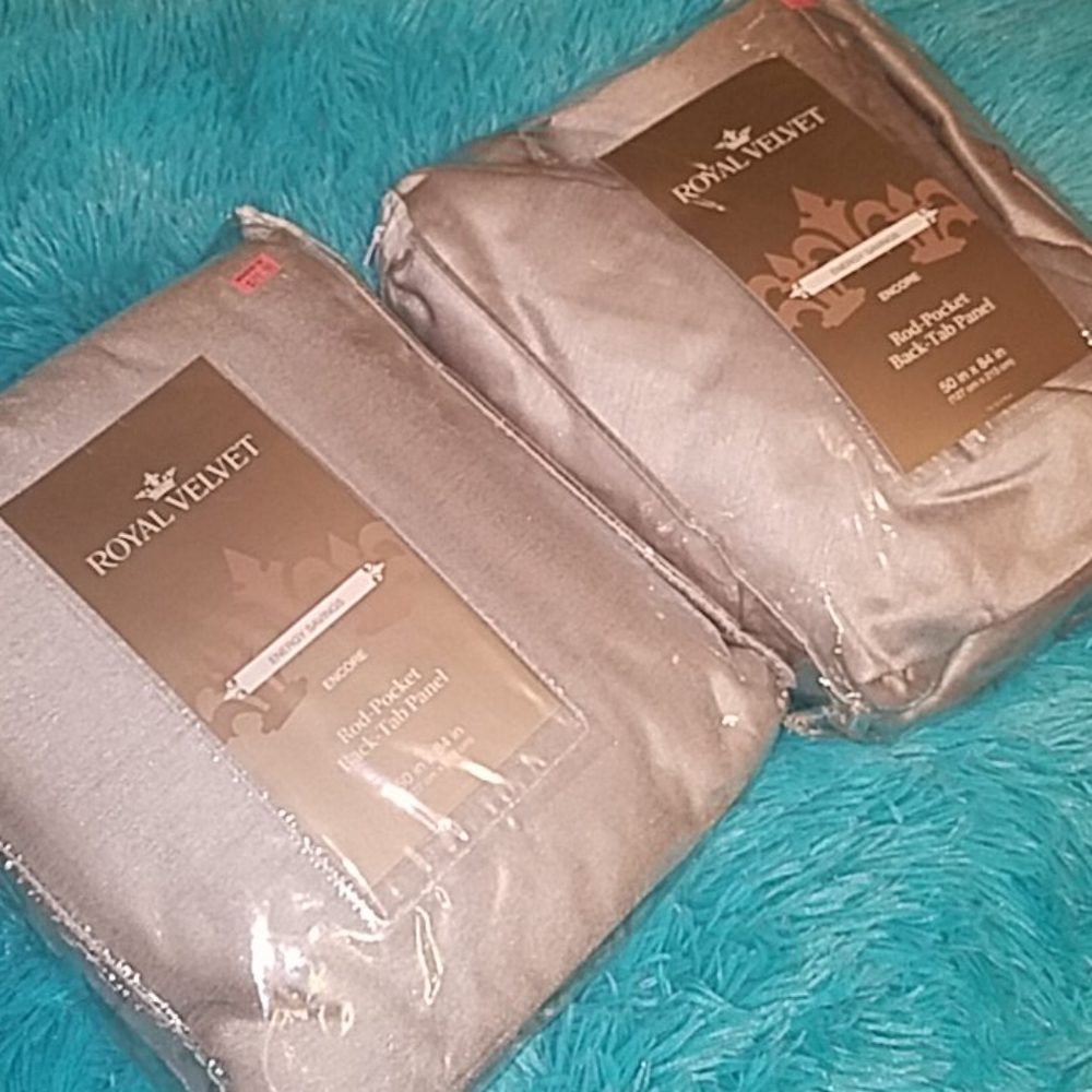 NWT Royal velvet rod pocket 2 curtain panels